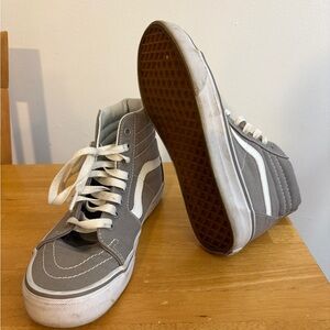 Gray High-Top Vans Sneakers with leather lining